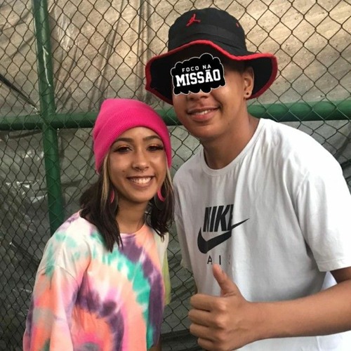 OLHA QUEM TA PASSANDO AMANTE DO TEU MARIDO DA TUA CARA DEBOCHANDO, PRA MIM ELE É SOLTEIRO [ MC LYA ]