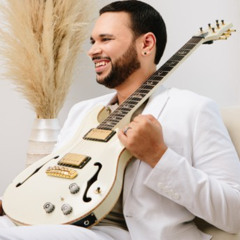 An Interview with Billboard's Artist of the year: Adam Hawley!