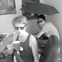 Af Sum - Hon älskar mig så mykke