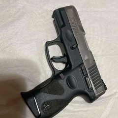 PISTOL (D1NERO X CRE$PO X DOUBLE R)