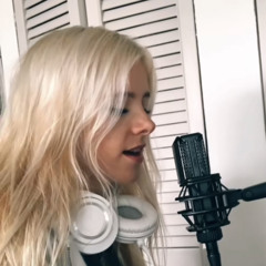 chloe adams - she used to be mine
