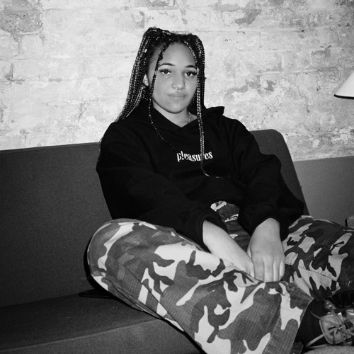 STB on FBi Radio with Naomi [150820]