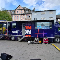 Audiobeitrag_ Unterwegs mit der SWR1 Rheinland-Pfalz Hitparaden-Truck- Tour