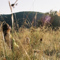 mar…a - relaxing at the f****n curtea