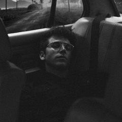 قَلبهُ لم ينَم.