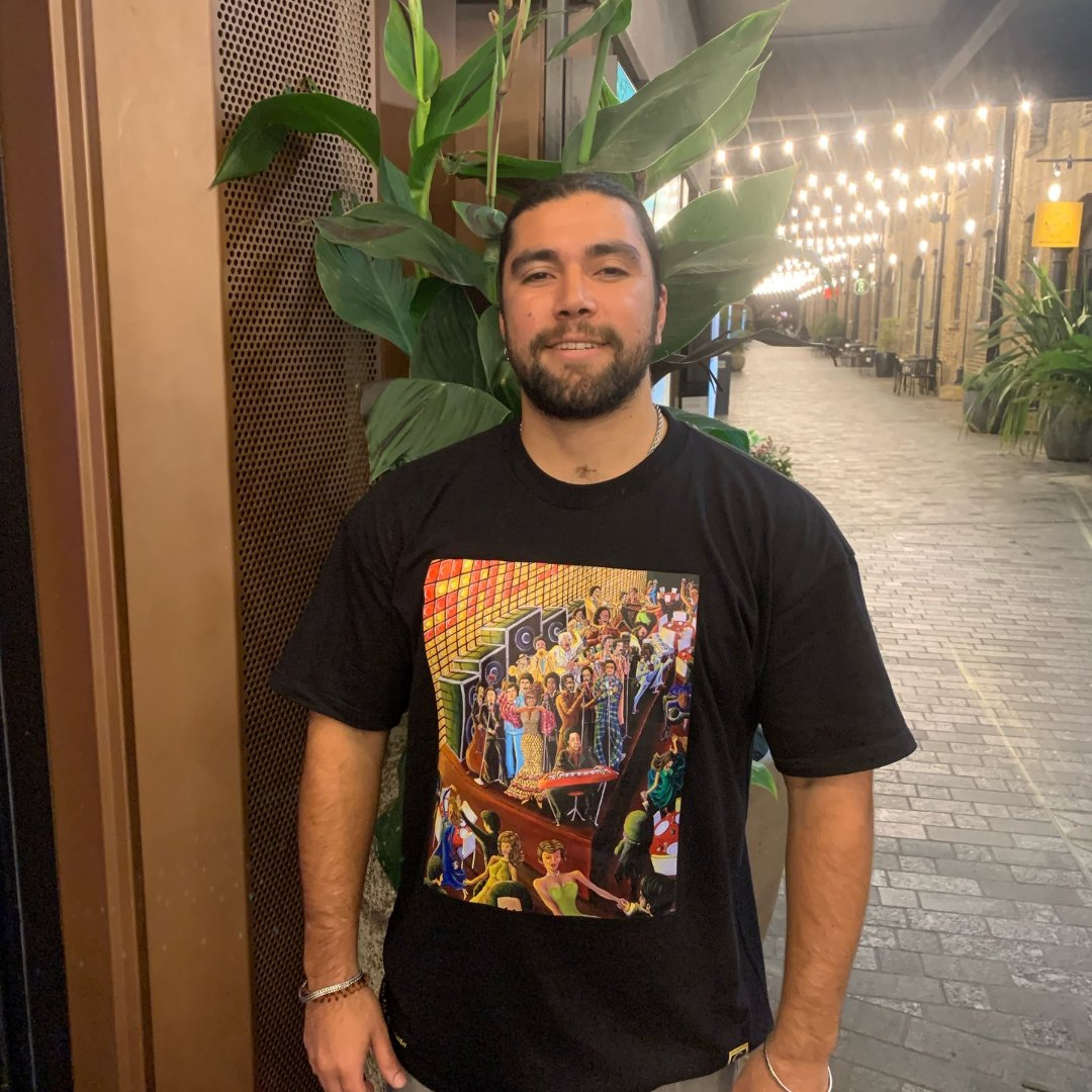 Full Circle w/ Flores - 19/08/26 - [Voices Radio]
