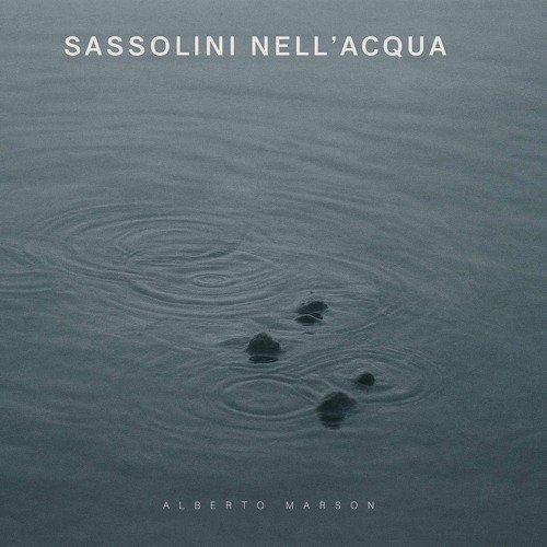 sassolini nell'acqua