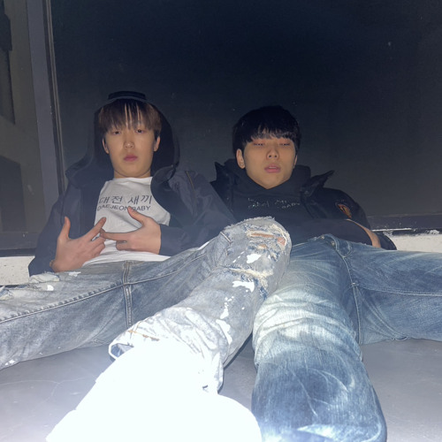 너 누군데 w.krboiii