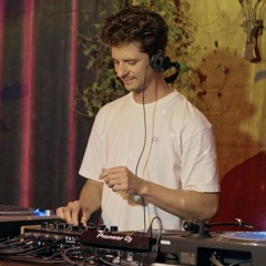 Andrew Bez | Sexto Station