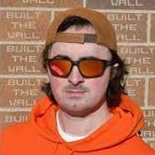 Luke TheNotable - Built The Wall