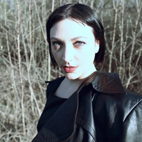 STEPHANIE SYKES X UY
