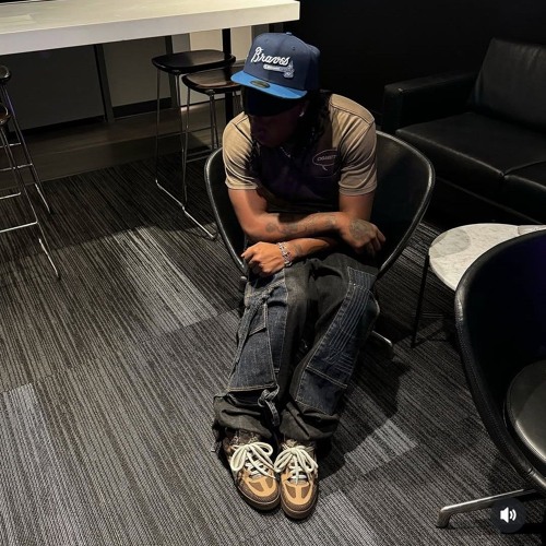 UnoTheActivist - Conceited (PlaqueBoyMax)