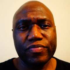 Donald Trump With Toilet Paper On His Shoe | veropolitica.com