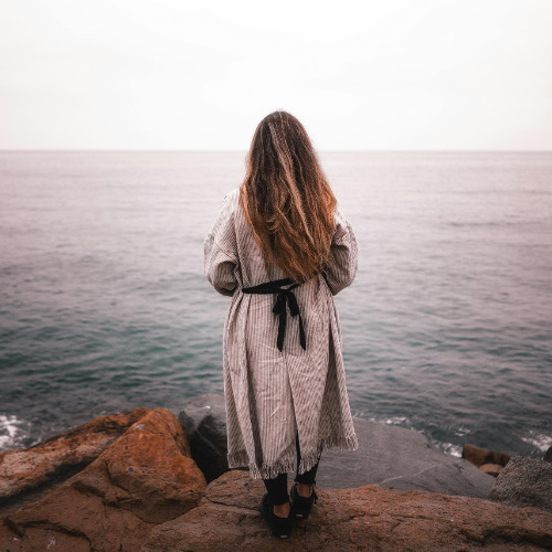 AGM - Please Don't Go