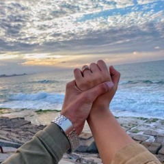 "...قَلبِي يُحدِثُنـي بـ أنَك مُتـلفِي..مزيج