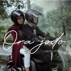 SOMBAT SAMBAT feat MAYRATRI - ORA JODO (Official Music)
