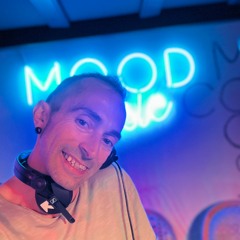 organic april @ mood