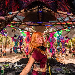 Miss Jade Live at Universo Paralello - 303 Stage