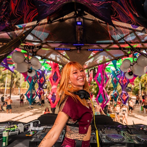 Miss Jade Live at Universo Paralello - 303 Stage