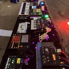 Octronica, performed live