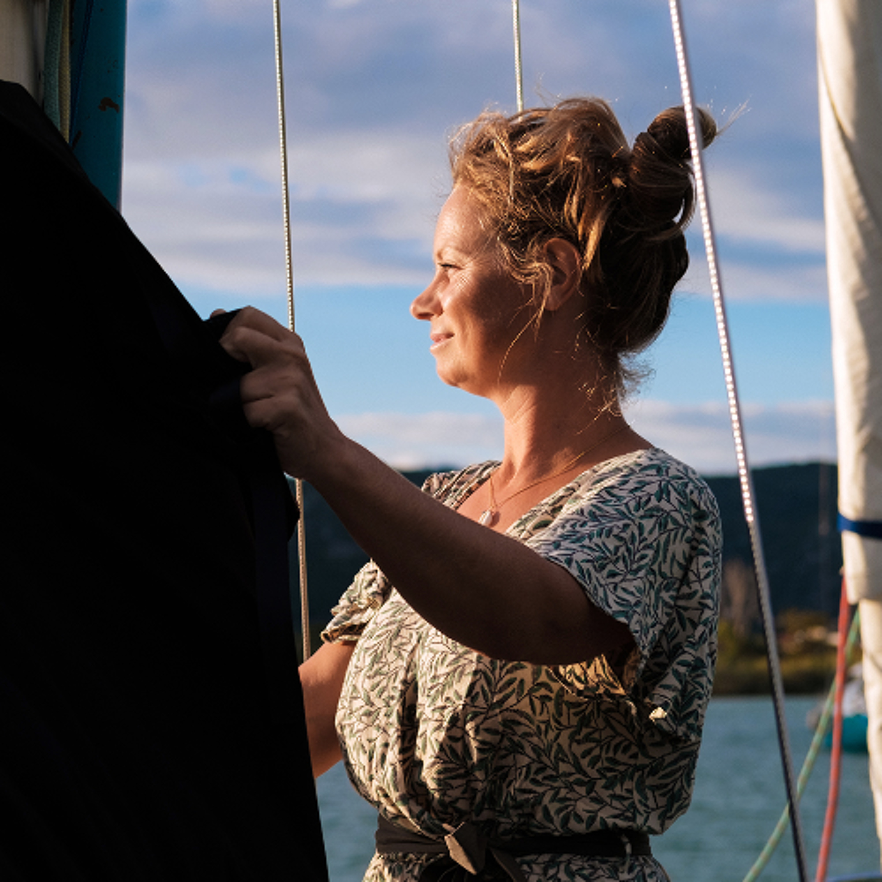 #122 Greetje Tops over haar zeilreis rond de wereld en aarden op zee.