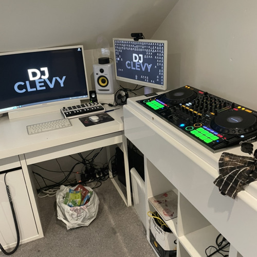 DJ CLEVY - AUG MASH UP MIX 2022 🍻
