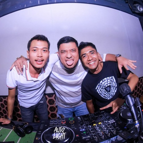 DUDA YANG BERSEDIH - ( AP X RANDI.F X FR.BUDI X DEVANA )