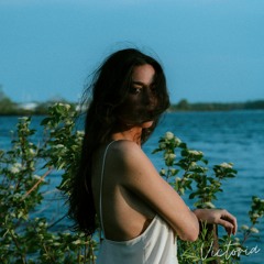 Victoria - John Famos