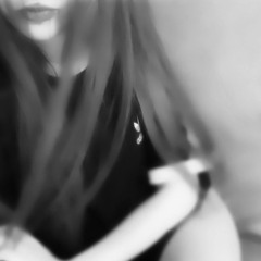 شلون اعوفك وانته نور عيوني