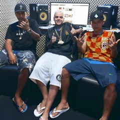 MTG - DE NOITE É DJ - DJ MENOR DA B, DJ GUI MARQUES CANALHÃO , TAK VADIÃO