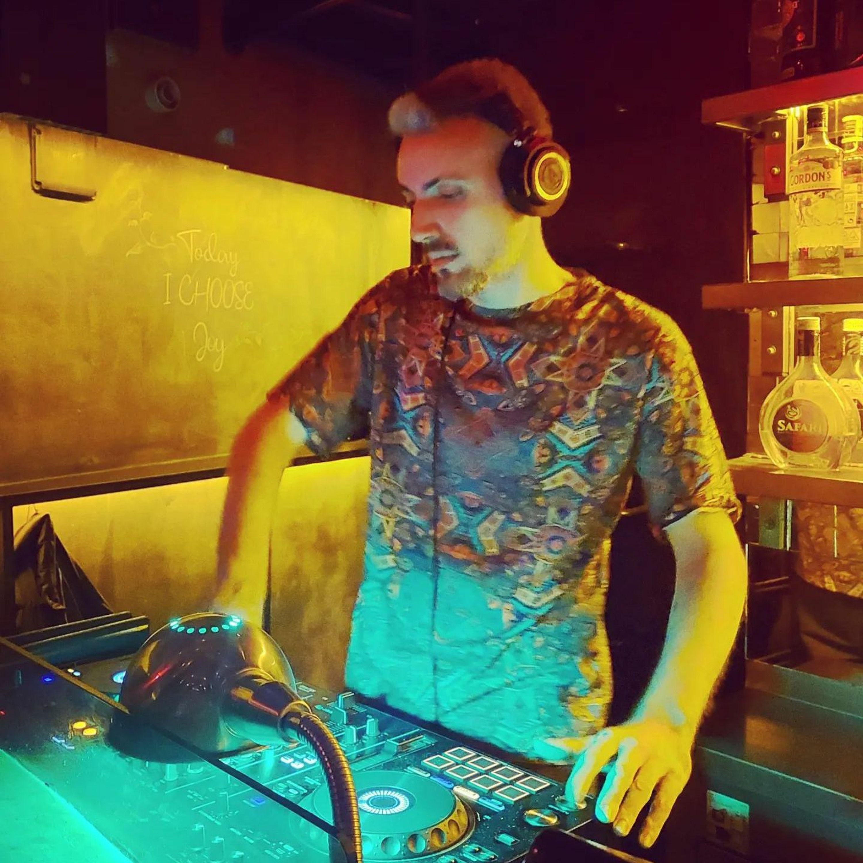 Tolga Peksakar - New Year Eve 2024 - Loops Radio Progressive