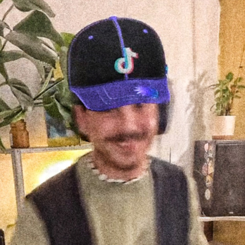 am fost live pe tiktok si am facut un mix cu ce s-a putut
