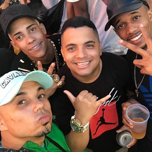 MC COPINHO NOVINHA DO CORTE 8 TA EM OUTRO PATAMAR (((DJ CABEÇA O MALVADO ))) NEUTRA