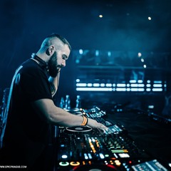 ELSY_DOGMA WARMUP FOR KLANGKUENSTLER@EPIC PRAGUE (second hour cut)