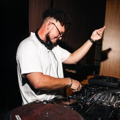 Live DJ sets & Mixes
