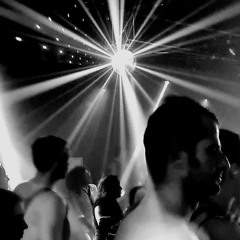 RLZ - Mani fesse station