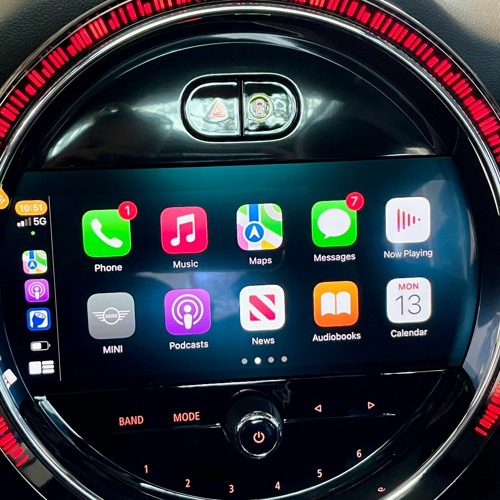 4. CARPLAY (RIDING WITH YOUR S/O)