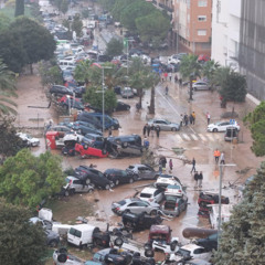 DIEGO GARCÍA, DUEÑO DE UNA CAFETERÍA EN CATARROJA: "HAY MUCHA GENTE QUE POR LA AYUDA TARDÍA NO HA VUELTO A ABRIR"