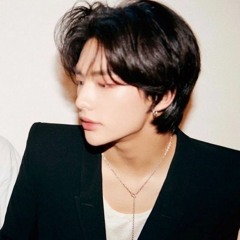 ice.cream - hyunjin (sped up + reverb)