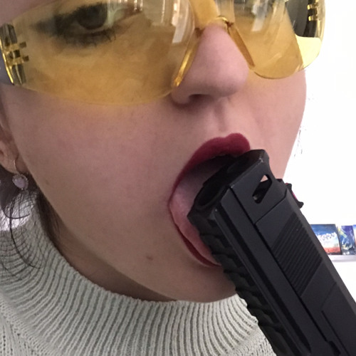 MOLLY - oni chtěji tvou duši (demons)