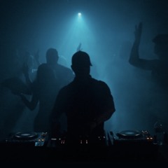 Steve James-Installation-Deep House