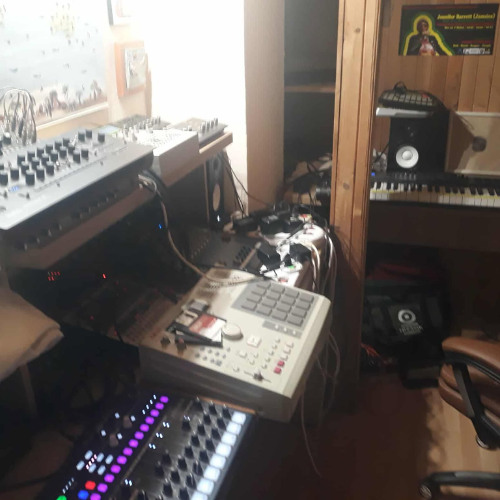 an olde time raver graduates in hardware dub(forthcoming on petroglyph muisc studio copmpilation)