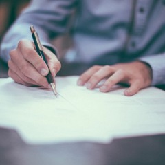 8 Physician Employment Contract Items You Need to Know About