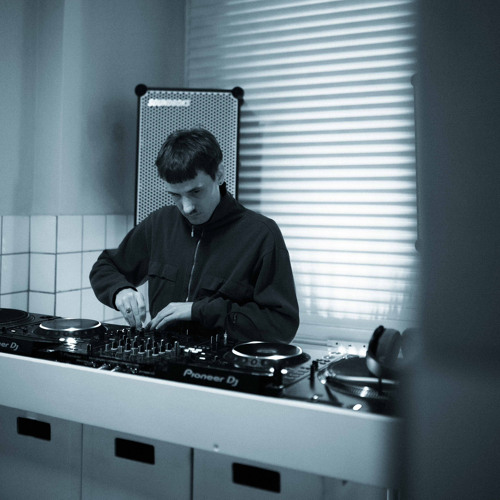 Constant Change w/ henace (20.02.2025)