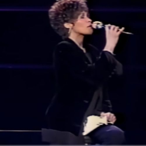 Whitney Houston- Saving all my love for you (live)