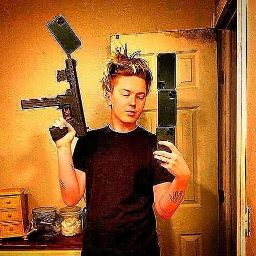 #FMN (prod. by b0z0g00fyg0d)