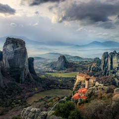 Το Πέτρινο Δάσος Των Μετεώρων