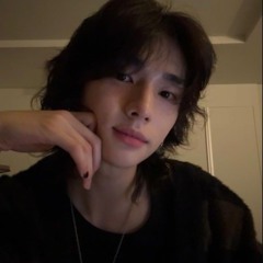 Hyunjin-Quill Pen [Stray Kids]