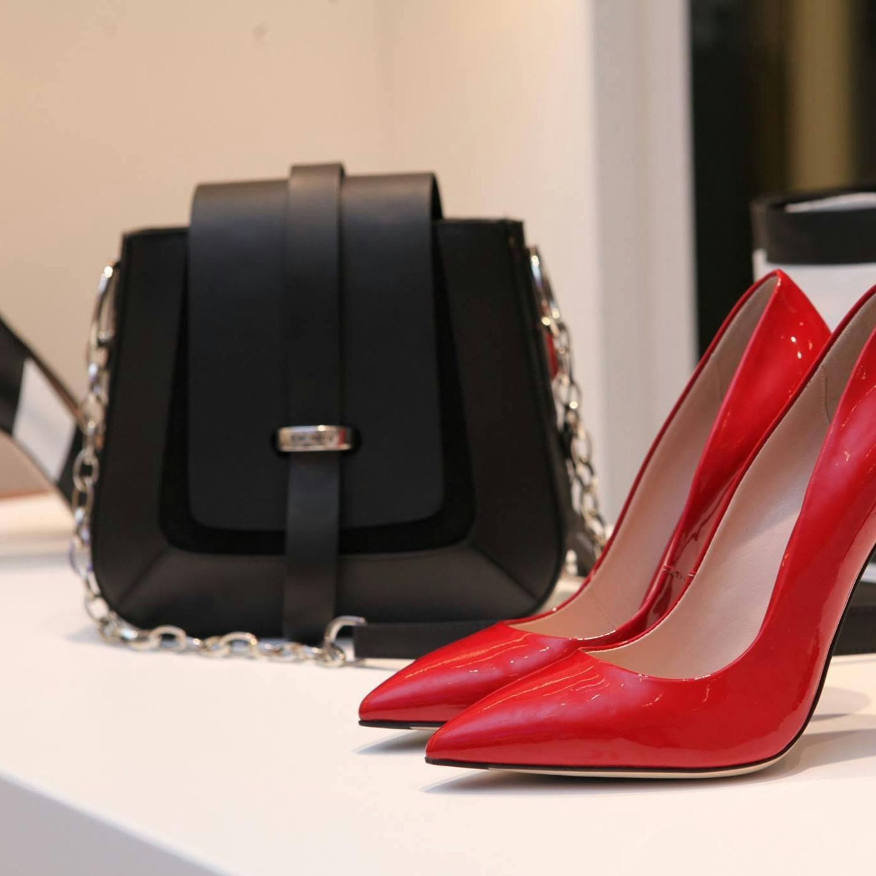 Are luxury handbags and products worth their premium price? (16.7.24) episode artwork
