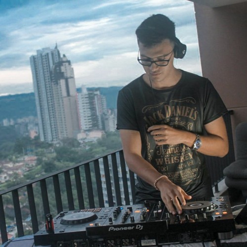 ROOFTOP SET BY ANDRES GALVIS